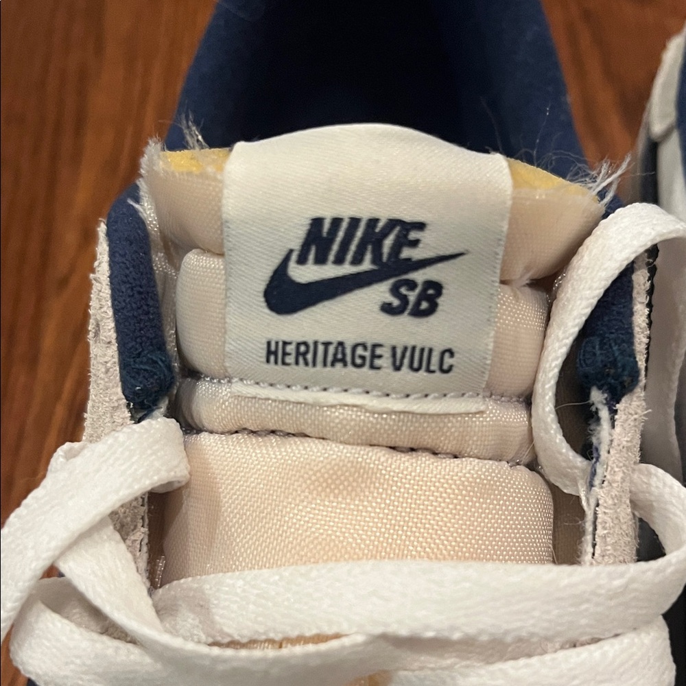 Nike Low-Top Suede Skate Shoes in White and Navy - Picture 2 of 6